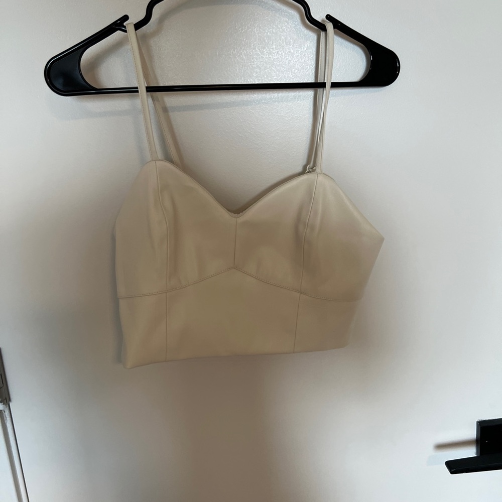 Cute top.